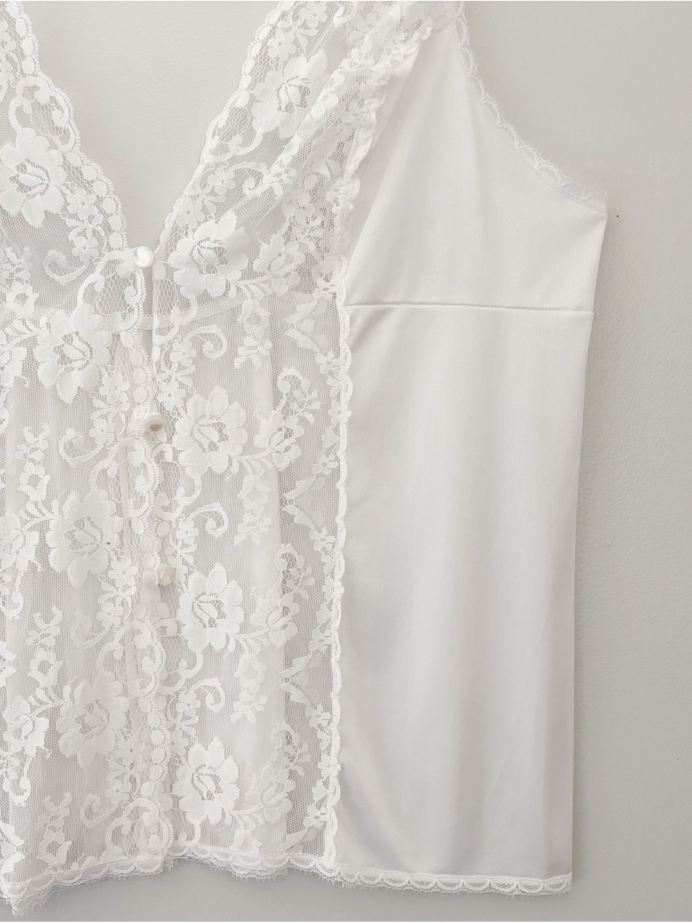 VTG Lace Button Tank Top - Picture 2 of 11
